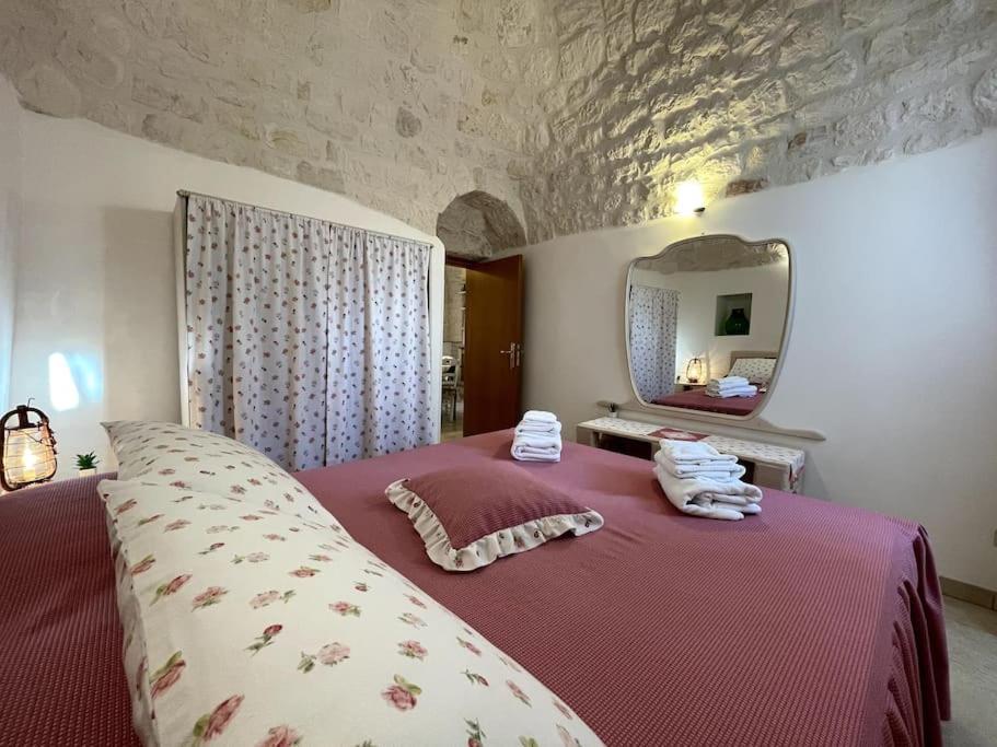 Valle D'Itria Trullo Sovrano Sul Monte Cisternino Exteriör bild