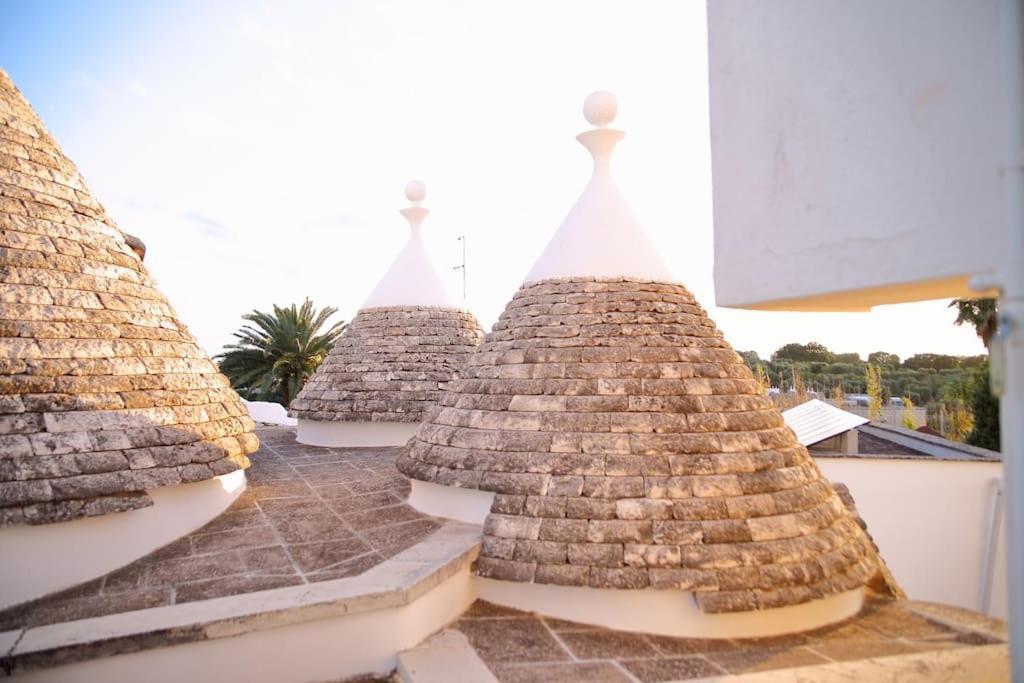 Valle D'Itria Trullo Sovrano Sul Monte Cisternino Exteriör bild